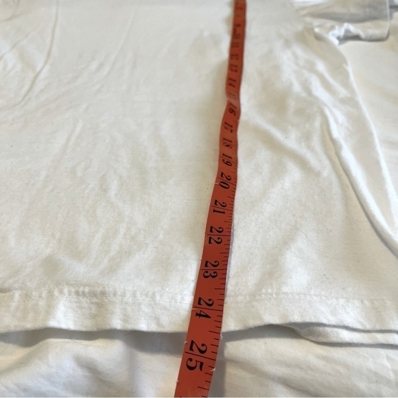 $10 Reebok V-neck T-shirt size medium - Picture 7 of 7